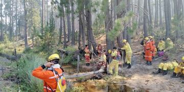 Sigue el combate contra las llamas en el incendio en Río de los Sauces\u002E