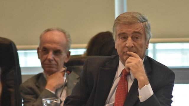 DYN40, BUENOS AIRES 21/02/17, EL MINISTRO DE COMUNICACIONES, OSCAR AGUAD, ESTu00c1 EN LA COMISIu00d3N DEL u00c1REA DE LA Cu00c1MARA DE DIPUTADOS PARA INFORMAR SOBRE EL POLu00c9MICO ACUERDO CONCURSAL PROPUESTO POR CORREO ARGENTINO S.A. PARA SALDAR UNA DEUDA QUE MANTIENE CON EL ESTADO DESDE QUE LA CONCESIu00d3N DEL SERVICIO LA TENu00cdA EL GRUPO EMPRESARIO DEL PADRE DEL PRESIDENTE MAURICIO MACRI.FOTO:DYN/EZEQUIEL PONTORIERO