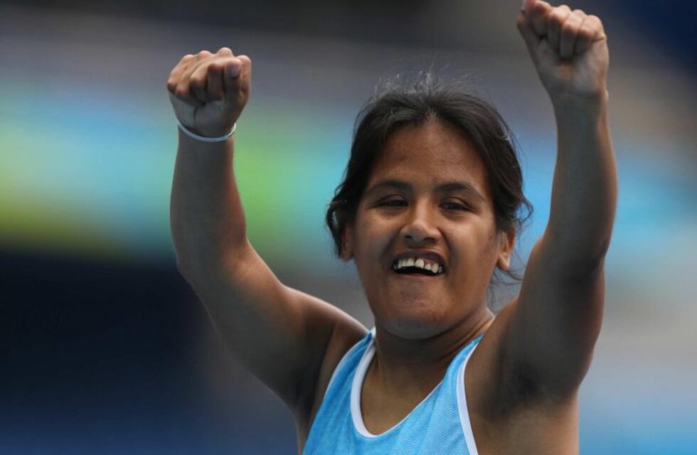 Ganó el oro de atletismo en los Paralímpicos, pero también le quitaron la pensión por discapacidad