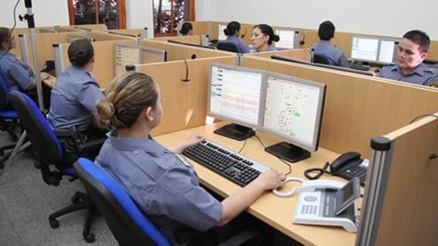 El angustioso llamado al 911 de una joven a la que su pareja quiso prenderla fuego: "Me tiró con kerosene"