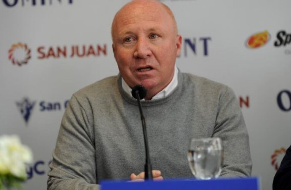 Hay un candidato que recorre la provincia inaugurando cuanta obra exista, dijo Mac Allister