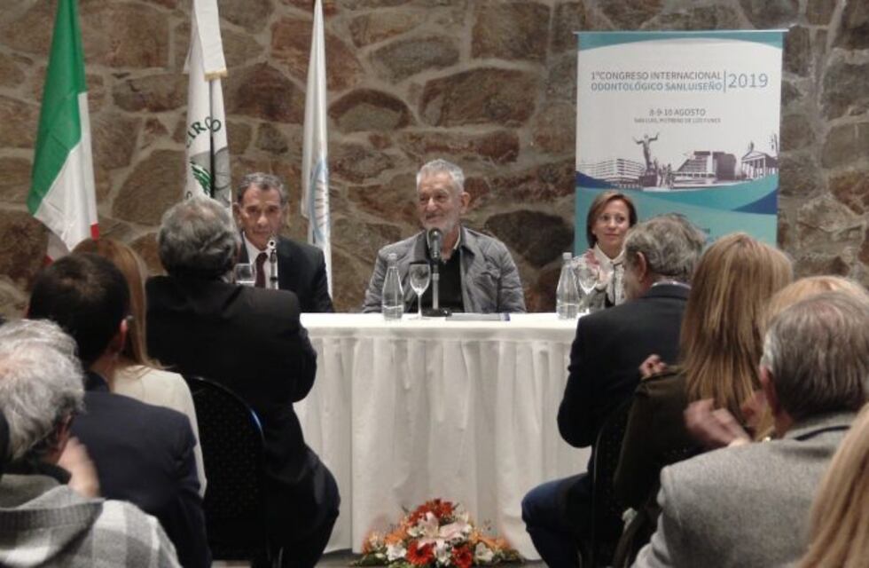Alberto Rodríguez Saá abrió el Primer Congreso Internacional Odontológico en San Luis