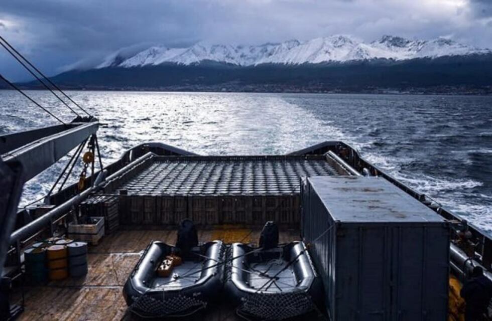 Dos nadadores de aguas abiertas unirán las Islas Malvinas por el estrecho San Carlos
