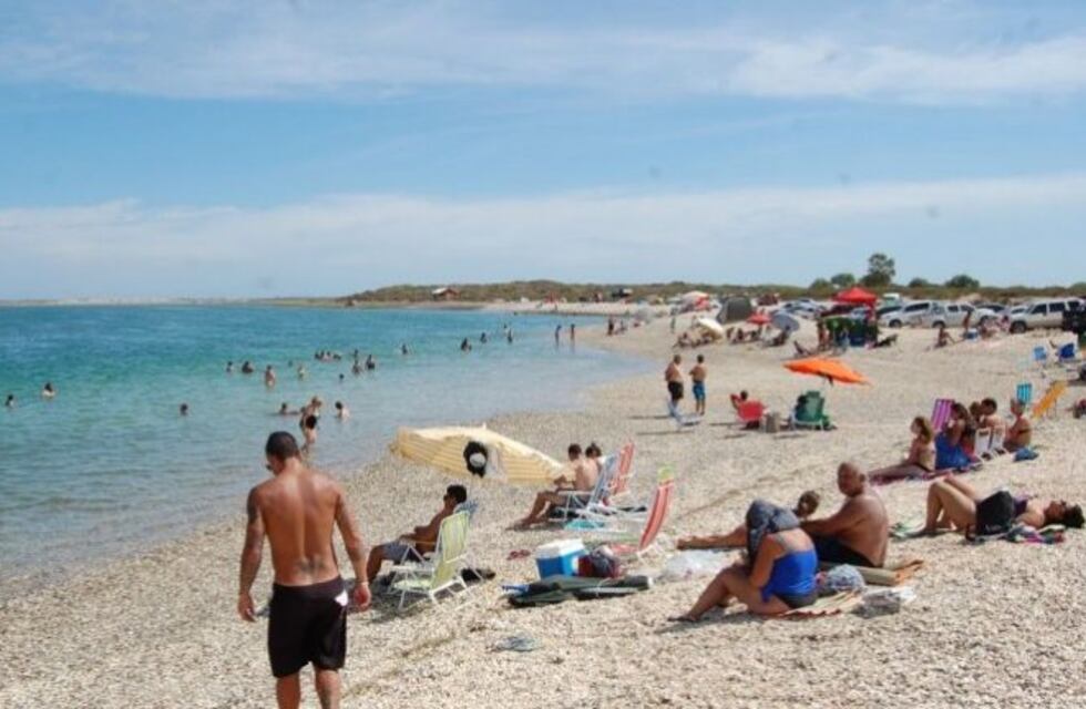 Las Grutas "a pleno" luego de ser considerada la "Mejor Playa de la Argentina"