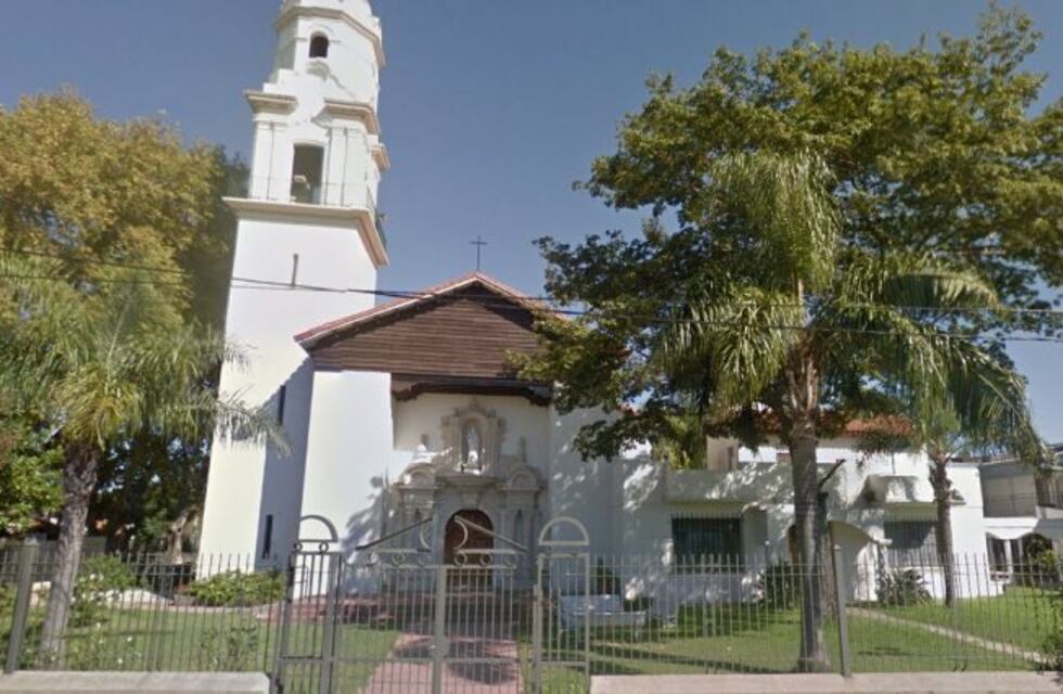 Se puso de moda: delincuentes robaron otra iglesia durante una misa