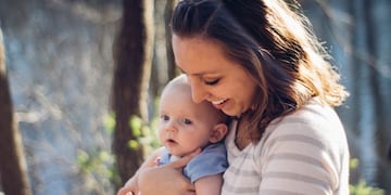 Madre e hijo\u002E (WEB)