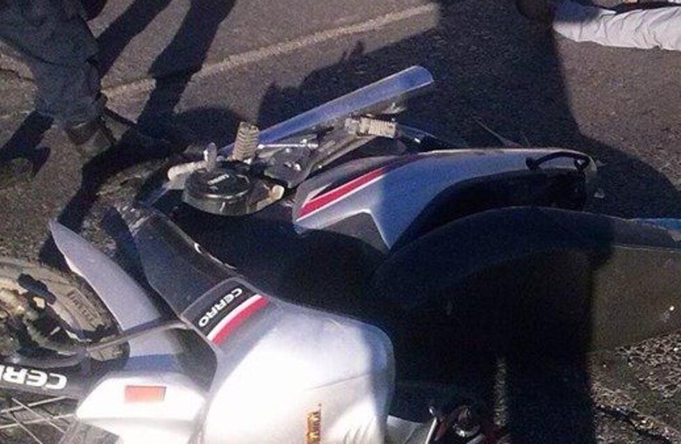 Borracho, atropelló e hirió a una pareja de motociclistas en pleno centro