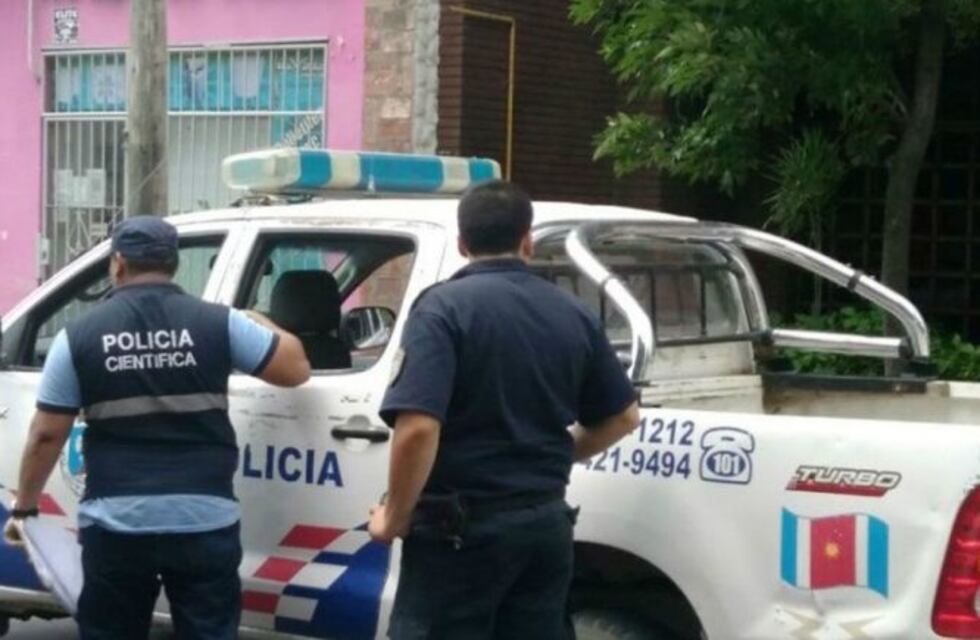 Intentó apuñalar a una niña de 8 años para que su hermana no lo abandonara