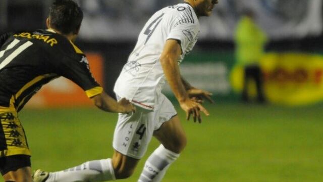 Independiente Rivadavia, con el debut del tu00e9cnico Alfredo Berti, volviu00f3 a defraudar de local.