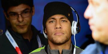 Neymar lamenta derrota de Santos en la final de la Copa Libertadores