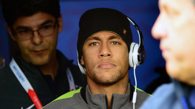 Neymar lamenta derrota de Santos en la final de la Copa Libertadores