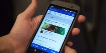 La madre de la menor denunció lo que sucedía con su hija y llevó el teléfono de la menor como prueba\u002E