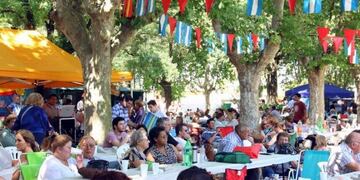 Fiesta de colectividades en El Socorro 1