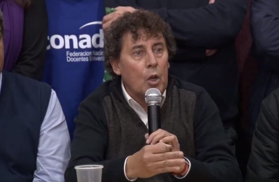 CTA, Camioneros, canillitas y docentes ratificaron el paro del jueves