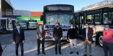 Diego Santilli visitó la terminal de las Líneas 39 y 12, las primeras empresas de colectivos en instalar cámaras térmicas