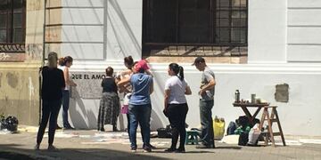 Mural en homenaje a los cinco rosarinos asesinados en Nueva York