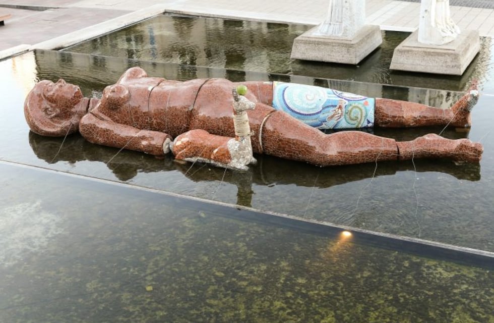 Mes de la Mujer: habilitaron una singular escultura en el Pasaje Juramento
