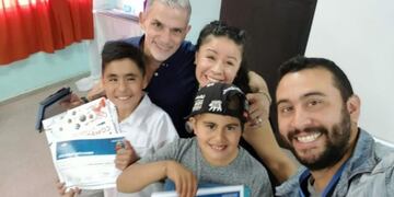 Premiaron a dos estudiantes rionegrinos por crear cuentos en lenguaje de señas