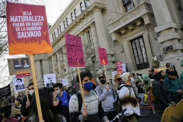 Hoy se realizó una nueva marcha por la crisis ambiental (@MauroYasprizza)