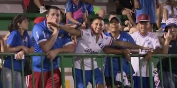 Hinchas de Nacional de Uruguay se burlaron de los de Chapecoense\u002E