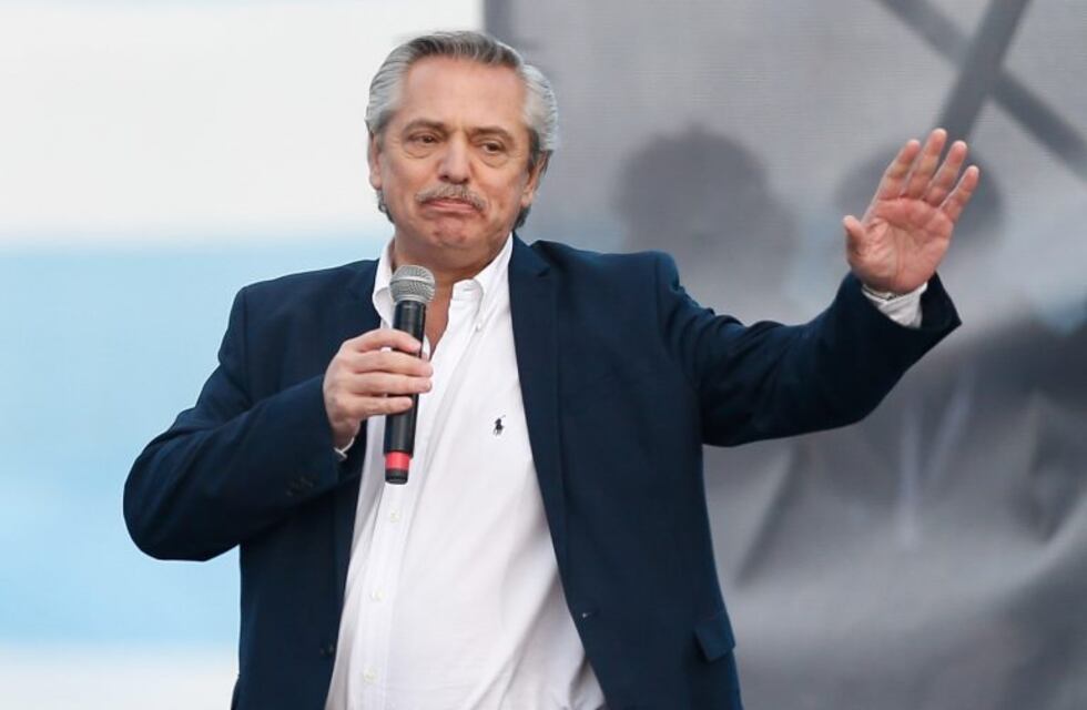 Alberto Fernández: "Raúl Alfonsín levantó su dedo índice todas las veces que hizo falta"
