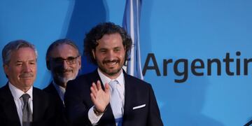 Foreign Minister Felipe Sola (L), Agriculture, Livestock and Fishing Minister Luis Basterra (C) and Cabinet Chief Santiago Cafiero attend the swearing-in ceremony for Argentina's President Alberto Fernandez's new cabinet members at the presidential palace Casa Rosada in Buenos Aires, Argentina, December 10, 2019\u002E REUTERS/Matias Baglietto NO ARCHIVES\u002E NO RESALES\u002E