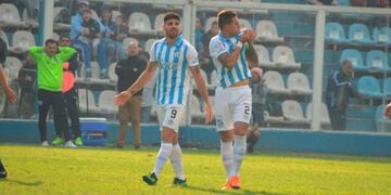 Bruno Bianchi en el festejo de gol\u002E