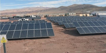 Paneles solares instalados en Cauchari, Jujuy