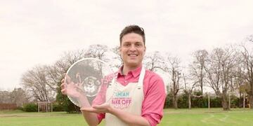 El joven de 31 años celebró en redes sociales y luego dio su primera entrevista\u002E (@damianbakeoff)