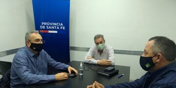 Calvo y firma de convenio en Vila
