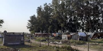 Muchas casillas fueron construidas por quienes se quedaron sin dinero para el alquiler\u002E (@radio2rosario)