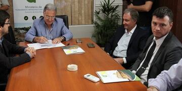 Firma de convenio transporte