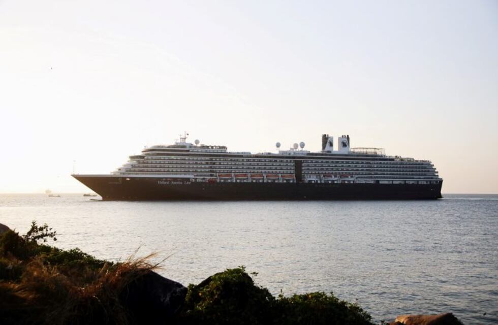 Comodorenses en crucero viven la incertidumbre de no ser recibidos en ningún puerto