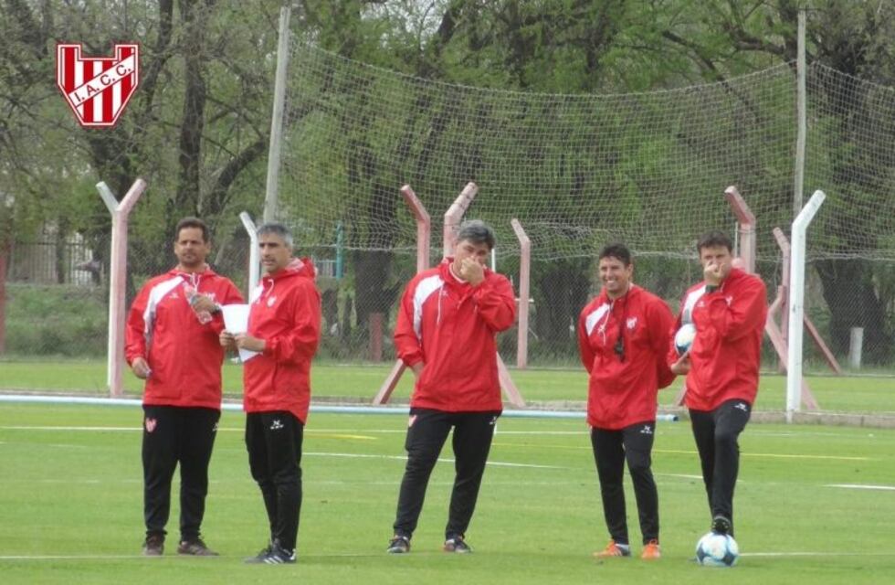 Instituto se fue a Mendoza, con el mismo equipo
