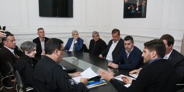 Maximiliano Pullaro durante la reunión por el operativo del clásico rosarino\u002E (@maxipullaro)