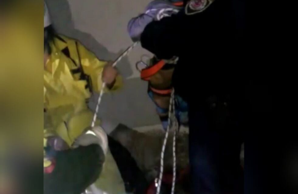 Un niño de dos años fue rescatado con éxito de un pozo de siete metros en Valle Hermoso