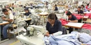 Empleadas de una fábrica textil (Web)\u002E