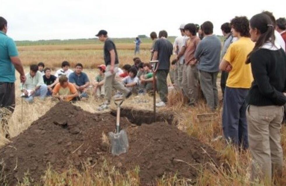 Más mujeres eligen formarse en la Escuela Agraria de la UNLP