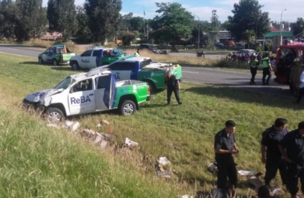 Un muerto y tres heridos al volcar una camioneta rumbo a Mar del Plata