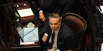 Presentaron un proyecto de ley para impedir que el bono pague Ganancias\u002E