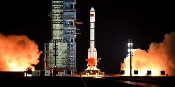 FUZ05 JIUQUAN (CHINA) 15/09/2016.- Momento del lanzamiento del cohete con el segundo laboratorio espacial de China, el Tiangong-2, en el centro de lanzamiento de Jiuquan, situado en el desierto del Gobi, a unos 1.600 kilu00f3metros de Peku00edn, hoy, 15 de septiembre de 2016. EFE/Bai Tang PROHIBIDO SU USO EN CHINAef china jiuquan china lanzamiento modulo laboratorio espacial tiangong 2 centro espacial de Jiuquan cohete cohetes