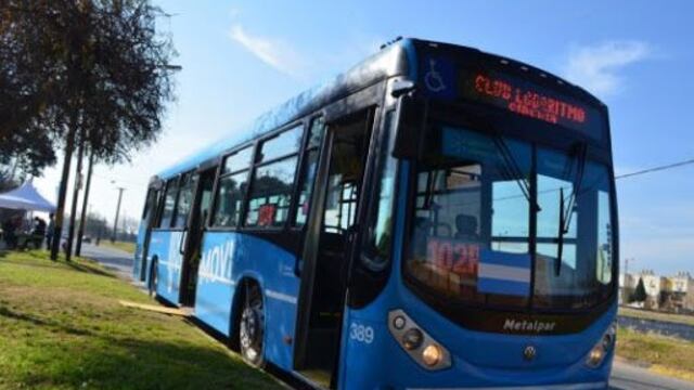 Menor de edad fue demorado por amenazar a pasajeros de un colectivo  de la línea 125 con un arma (ETR)