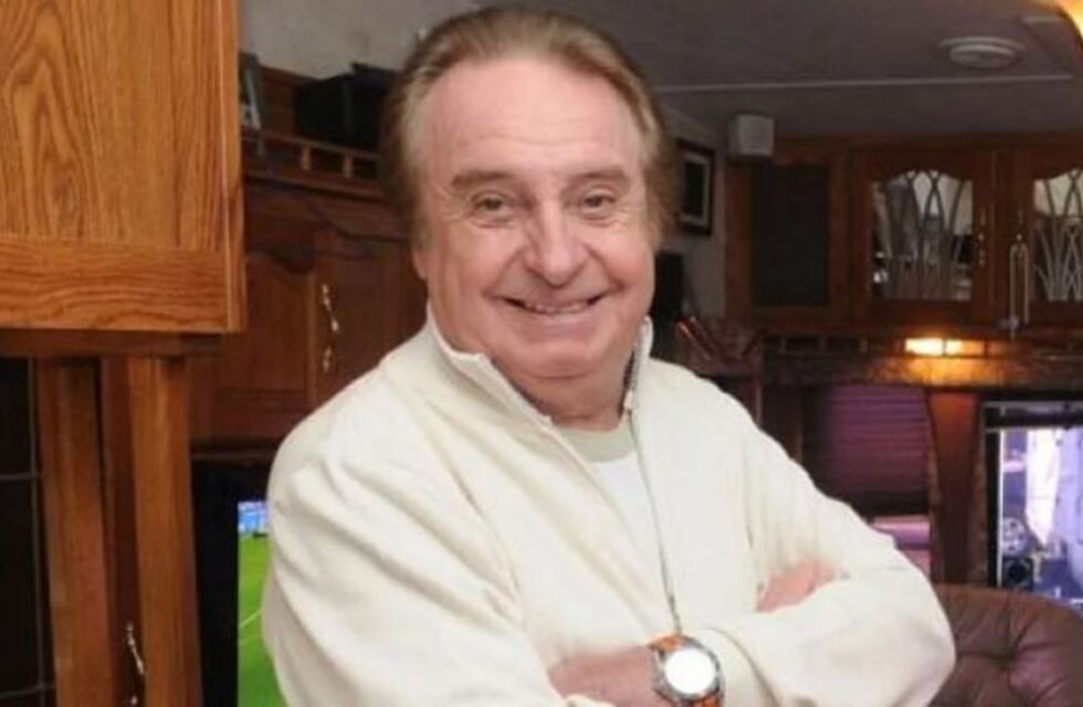 La nueva pareja de Santiago Bal tiene ¡58 años menos que él!