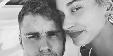 La foto que Justin y Hailey subieron a sus perfiles (Foto: Instagram)\u002E