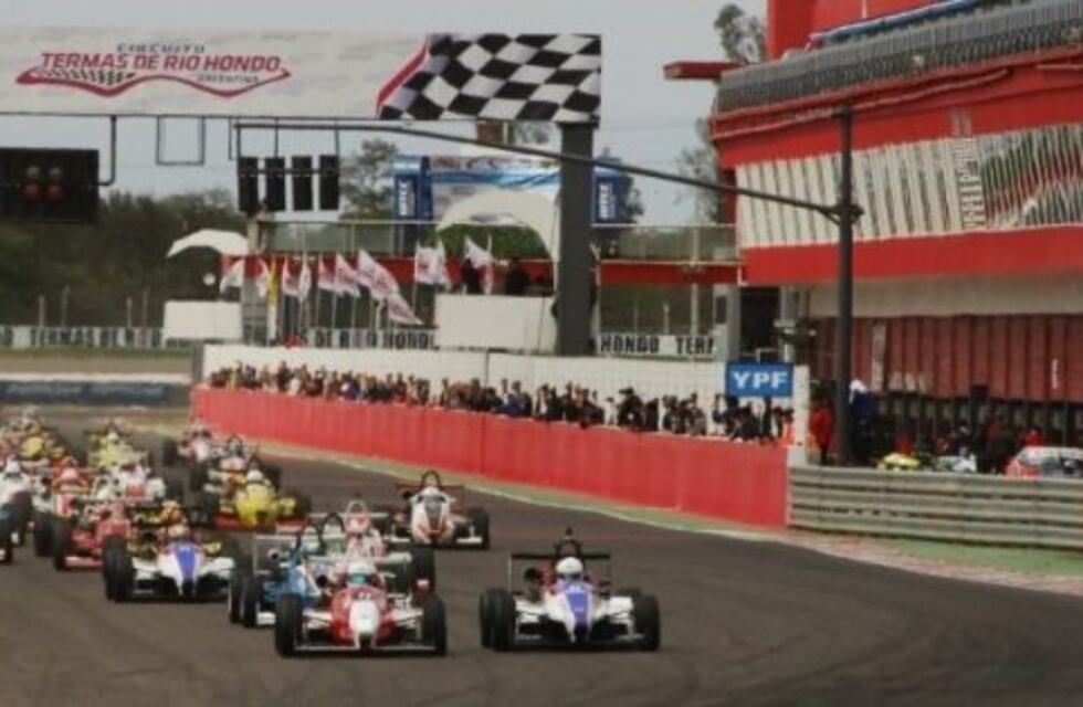 La Fórmula Renault Plus se lució en Termas