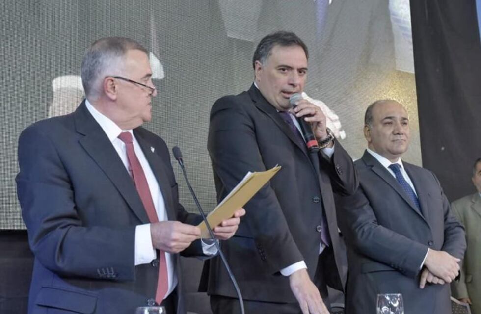 Carlos Najar asumió su segundo mandato como intendente de Las Talitas