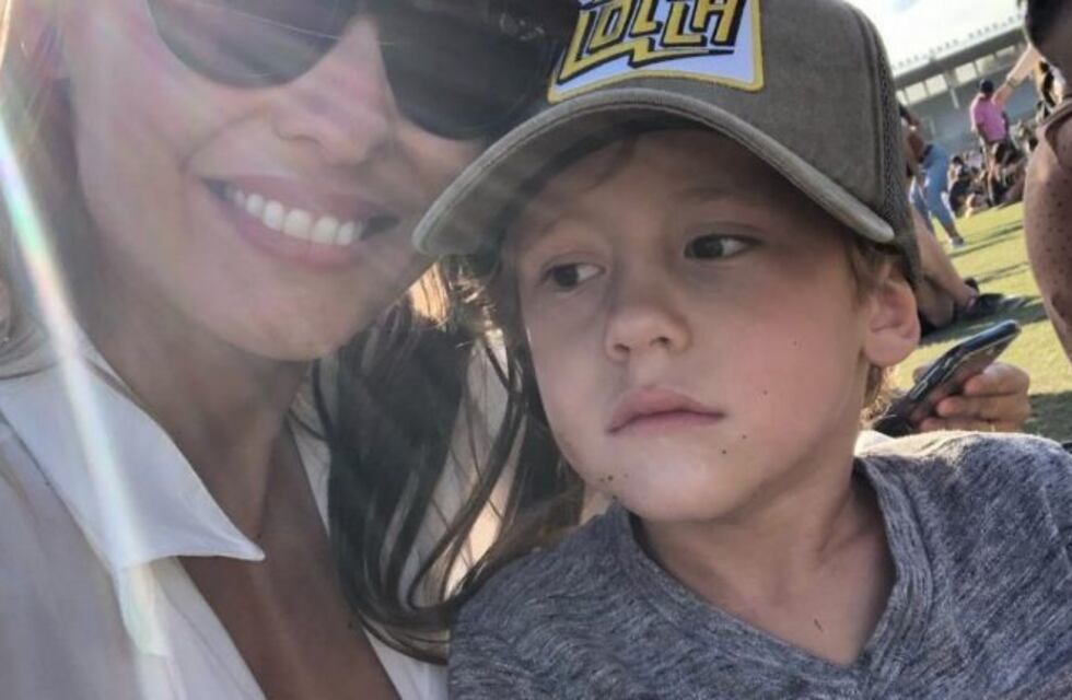 Las divertidas postales de Pampita, su novio Mariano Balcarce y los hijos de ambos en el Lollapalooza