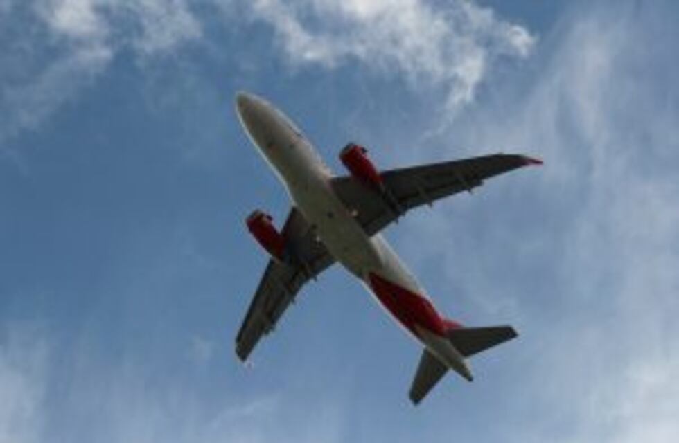 Controles migratorios: las aerolíneas deberán informar datos de pasajeros y tripulantes