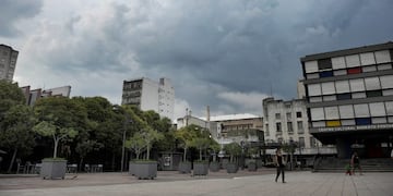 La jornada empezó con el sol ausente.
