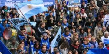 Organizan una movilizaciu00f3n contra el ajuste y la represiu00f3n.